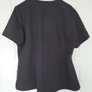 Figs Women’s Black Short Sleeve Tee